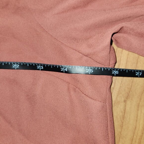 Torrid Women's Size 2 Blouse Top Pink Solid Polyester V-Neck Regular || EUC - Picture 8 of 8